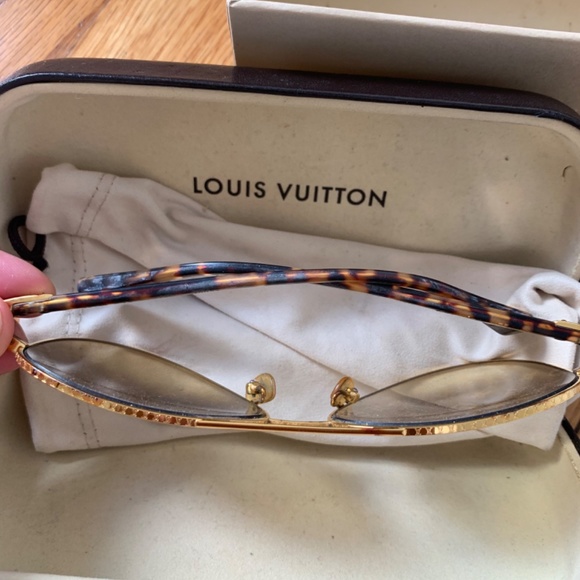 LV signature sunglasses - Picture 5 of 6